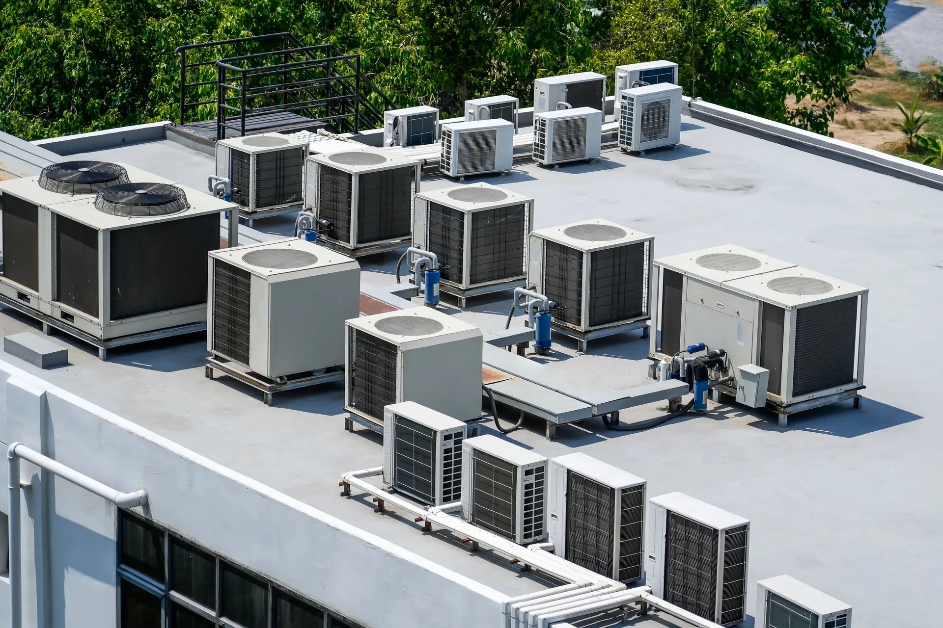 Commercial rooftop HVAC unit in Northern Virginia
